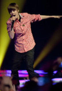 23696986_XAAYBAQRD - 0-0justin bieber