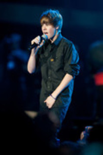 23697021_BZTBVJJWY - 0-0justin bieber