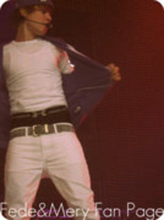 23697199_CGIHMOPKV - 0-0justin bieber