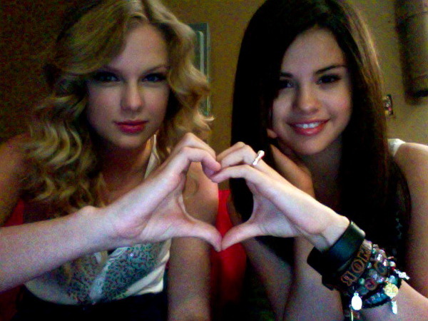  - Swift and Gomez are BFF