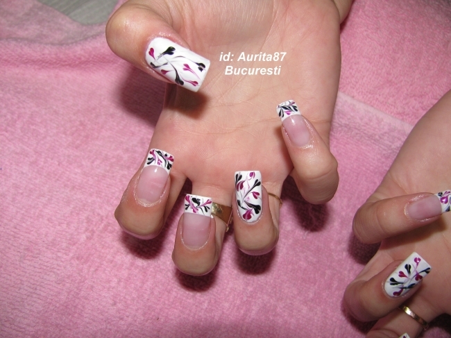 2877921 - Nails