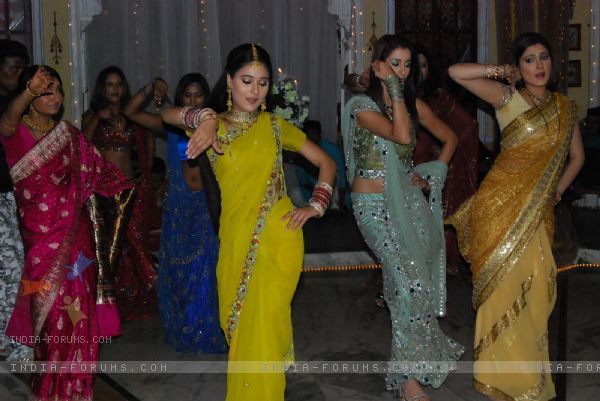 Culoarea fericirii (53) - Sapna Babul Ka Bidaai