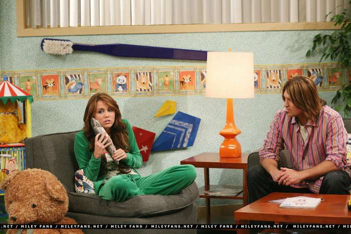 YGUWKFRNAIAQDRAOIZX - club miley-toate pozele mele cu miley si cu hannah