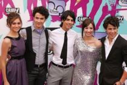 20677069_WWDOESQOD[1]