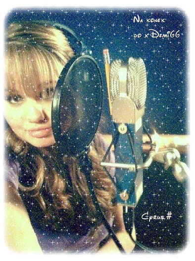 0068319049 - 0 - - Glitery - Pics - Debby