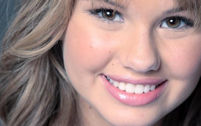 Debby-Ryan-debby-ryan-11139671-1680-1050 - 0 - - Pozele - mele - cu - Debbz