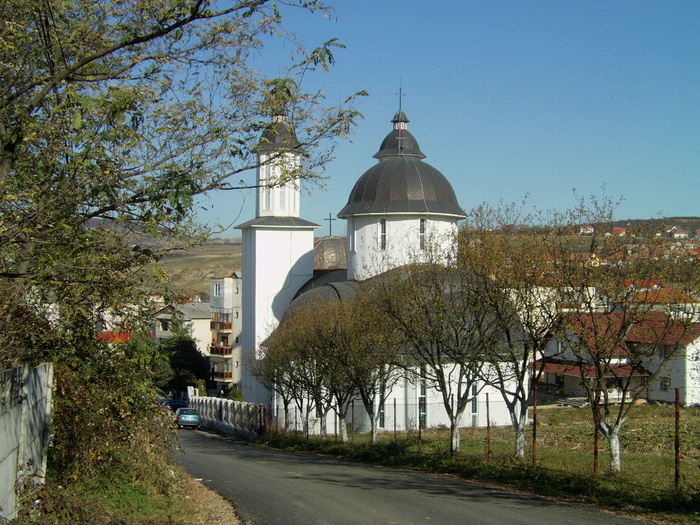 biserica zona porolisum - zalau zona porolisum si cimitir