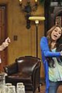 miley-cyrus-jay-leno-remember-hm-22 - Hannah Montana Forever 0