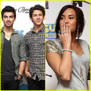 demi-lovato-selena-good-friend - Demi Lovato 0000