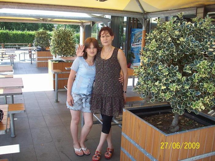 100_1246 - FAMILIA