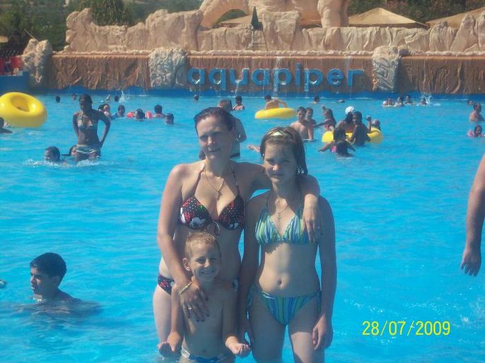 100_1308 - FAMILIA