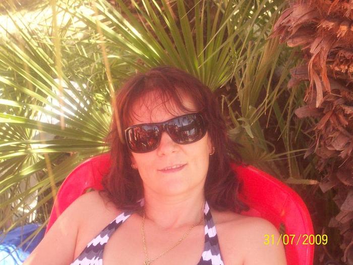 100_1330 - FAMILIA