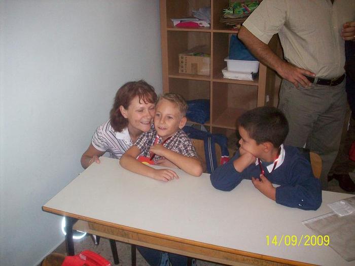 100_1504 - FAMILIA