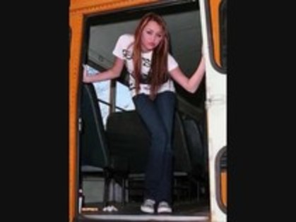 22371904_ALUBBDJQI - miley cyrus