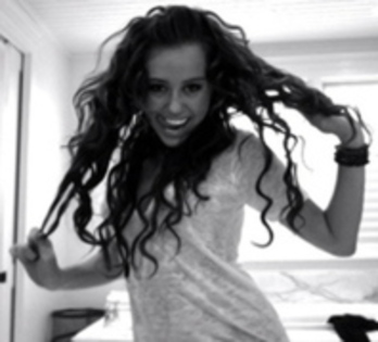  - 0 A MILEY CYRUS POZE EXTREM DE RARE A 0