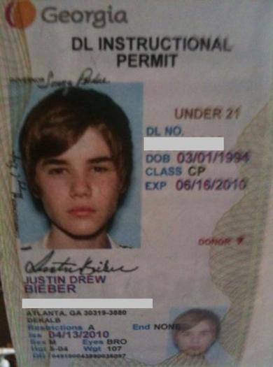 07007 - cum arat   justin in poza de carnet de sofer