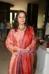 thumb_Shabana Azmi at Ek Jodi Kapda press meet in Novotel on 3rd Oct 2010 (10) - ShAbAnA AzMi