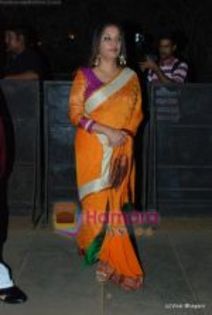 thumb_Shabana Azmi at Gr8 Women_s Achievers Awards 2010 in ITC Grand Maratha on 26th Feb 2010 (2) - ShAbAnA AzMi