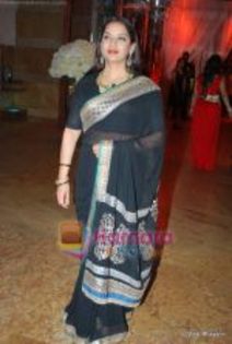 thumb_Shabana Azmi at Shilpa Shetty and Raj Kundra_s wedding reception in Mumbai on 24th Nov 2009 (6