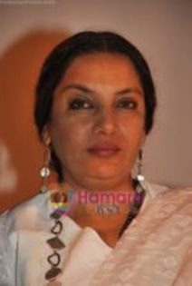 thumb_Shabana Azmi at the launch of Jaswinder Singh_s album Ishq Nahin Asaan in Bhavans on 27th May  - ShAbAnA AzMi