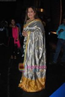 thumb_Kiron Kher on location of India_s Got Talent show in FilmCity, Mumbai on 28th July 2009 (11)