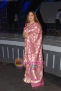 thumb_Kiron Kher on the sets of India_s Got Talent in Filmcity on 21st Aug 2010 (2)