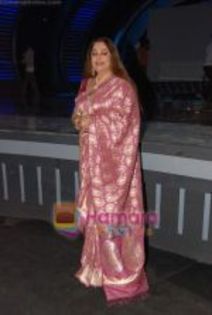 thumb_Kiron Kher on the sets of India_s Got Talent in Filmcity on 21st Aug 2010 (3)
