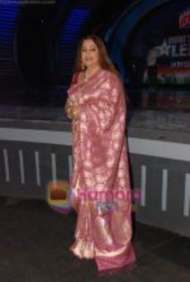 thumb_Kiron Kher on the sets of India_s Got Talent in Filmcity on 21st Aug 2010 (63)