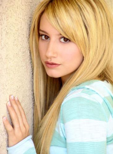 ashley tisdale - vedetele