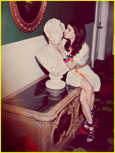 emma-roberts-mackinac-island-15