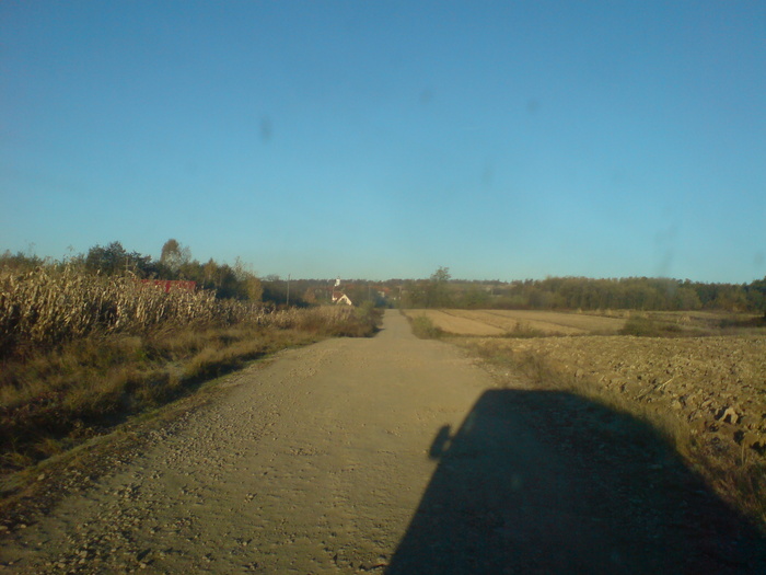 drumul care leaga Nadalbestiul de Susani
