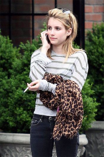 normal_Emma%20Roberts%20enjoying%20a%20smoke%20in%20NYC%20on%201st%20May%202010%20(1) - O_oEmma Roberts O_o