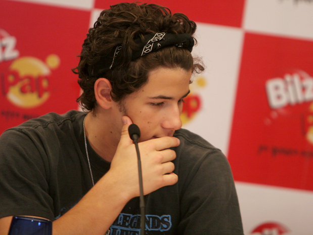 Press-Conference-in-Chile-Nov-4-nick-jonas-16747532-619-464 - Press Conference in Chile Nov