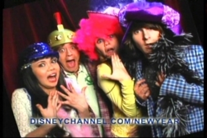 11 - Disney Channel New years Eve Singalong Bowlathon 2006 December 31st 2006-00