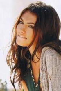 Phoebe Tonkin - 3Concurs