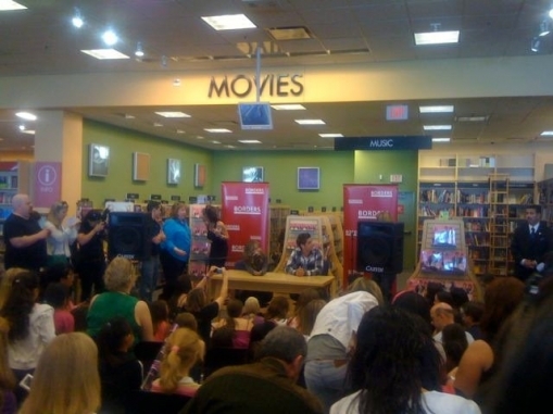 normal_37227_128716570494339_116296945069635_188770_2370907_n