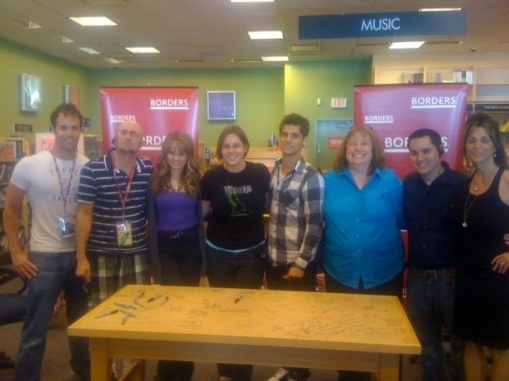 normal_37227_128716620494334_116296945069635_188777_7100550_n