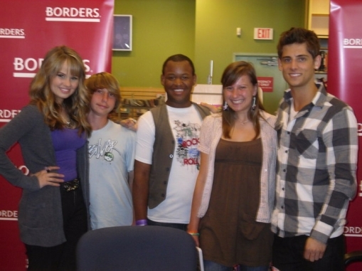 normal_37227_128843133815016_116296945069635_189463_1215157_n