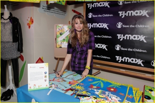 normal_DHQSegal_(8) - Melanie - Segal - s - Teen - Choice - Retreat - Presented - by - TJ - Maxx - Day - 1