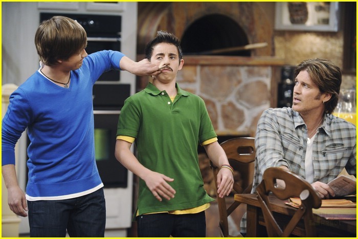 miley-cyrus-iyaz-hmf-18