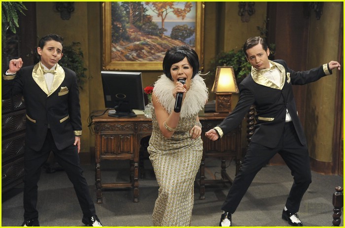 miley-cyrus-jay-leno-remember-hm-01