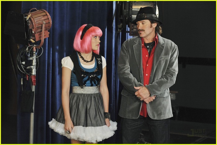 miley-cyrus-jay-leno-remember-hm-04