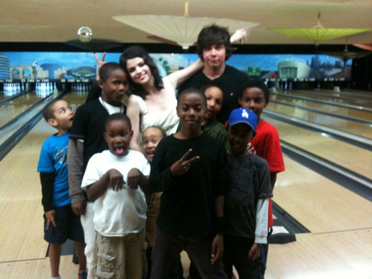 Selena-Gomez-Cameron-Quiseng