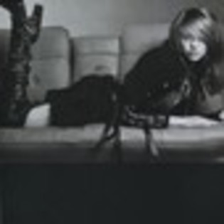 miley-cyrus-446141l-thumbnail_gallery