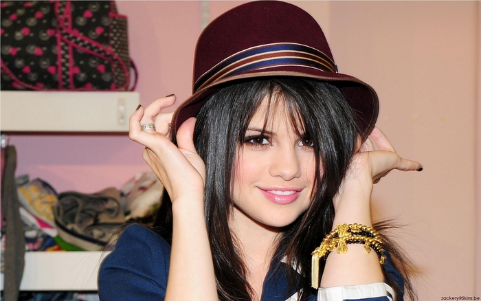 seLena-selena-gomez-15659245-1920-1200 - poze Selena Gomez