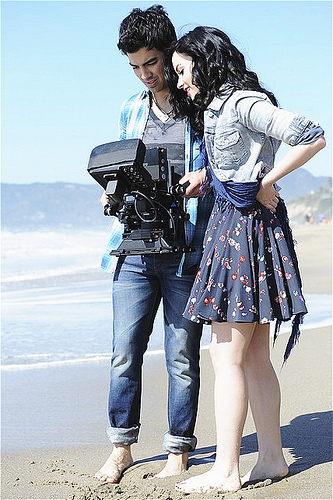 On-the-Make-a-Wave-Set-jemi-12238480-333-500 - poze Demy si Joe