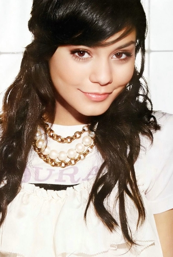 vanessa-hudgens-281123l[1] - concurs cea mai dragutza