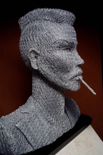 Grace-Jones-600x900 - Iincredibile sculpturi din sirma de gard-Ivan Lovatt