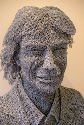 Mick-Jagger-600x898 - Iincredibile sculpturi din sirma de gard-Ivan Lovatt