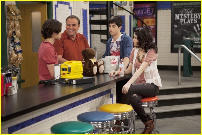 gregg-sulkin-wizards-return-16